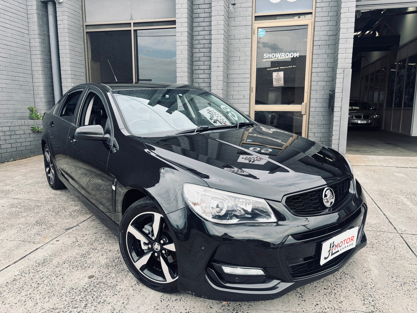 2016 Holden Commodore SV6 Black VF Series II Auto MY16